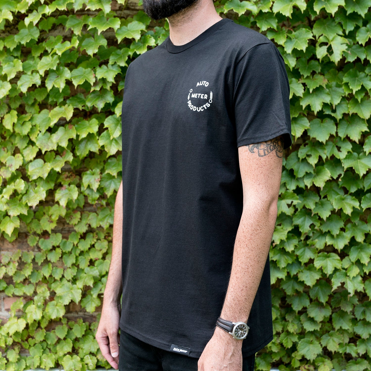 AutoMeter 0423M - T-SHIRT, ADULT MEDIUM, BLACK, 'VINTAGE' 3