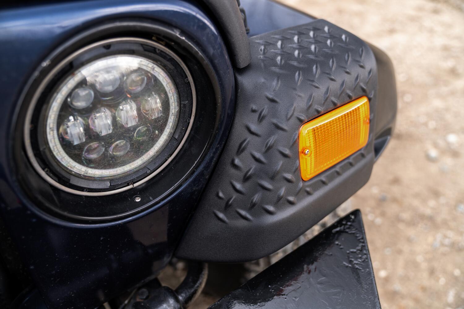 Bushwacker 14007 - Fender Corner Guard