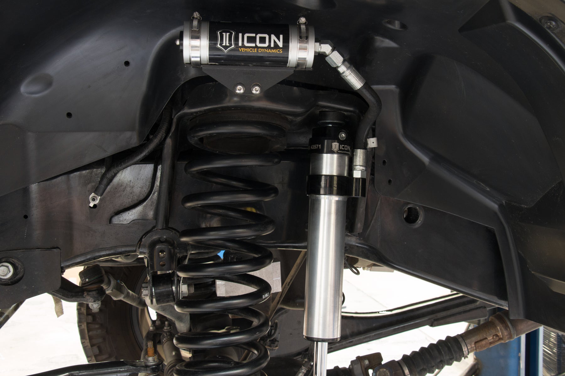 ICON Vehicle Dynamics 217803P - 14-UP RAM 2500 4.5" FRONT LIFT 2.5 VS RR PAIR 4