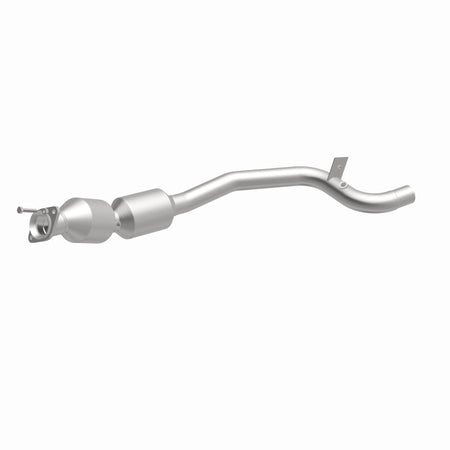 MagnaFlow Exhaust Products 21-608 - OEM Grade Direct-Fit Catalytic Converter 65