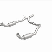 MagnaFlow Exhaust Products 280014 OEM Grade premium catalytic converter for 2017-2019 Ford E-350 Super Duty/E-450 Super Duty