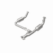 MagnaFlow Exhaust Products 4451420 - California CARB Direct-Fit Catalytic Converter 1