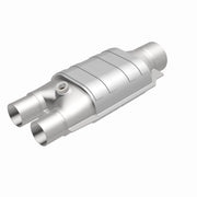 MagnaFlow Exhaust Products 51047 - OEM Grade Universal Catalytic Converter 3