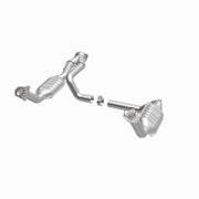 MagnaFlow Exhaust Products 51097 - OEM Grade Direct-Fit Catalytic Converter 3