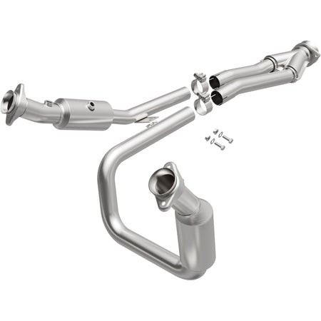 MagnaFlow Exhaust Products 5551436 - California CARB Direct-Fit Catalytic Converter 1