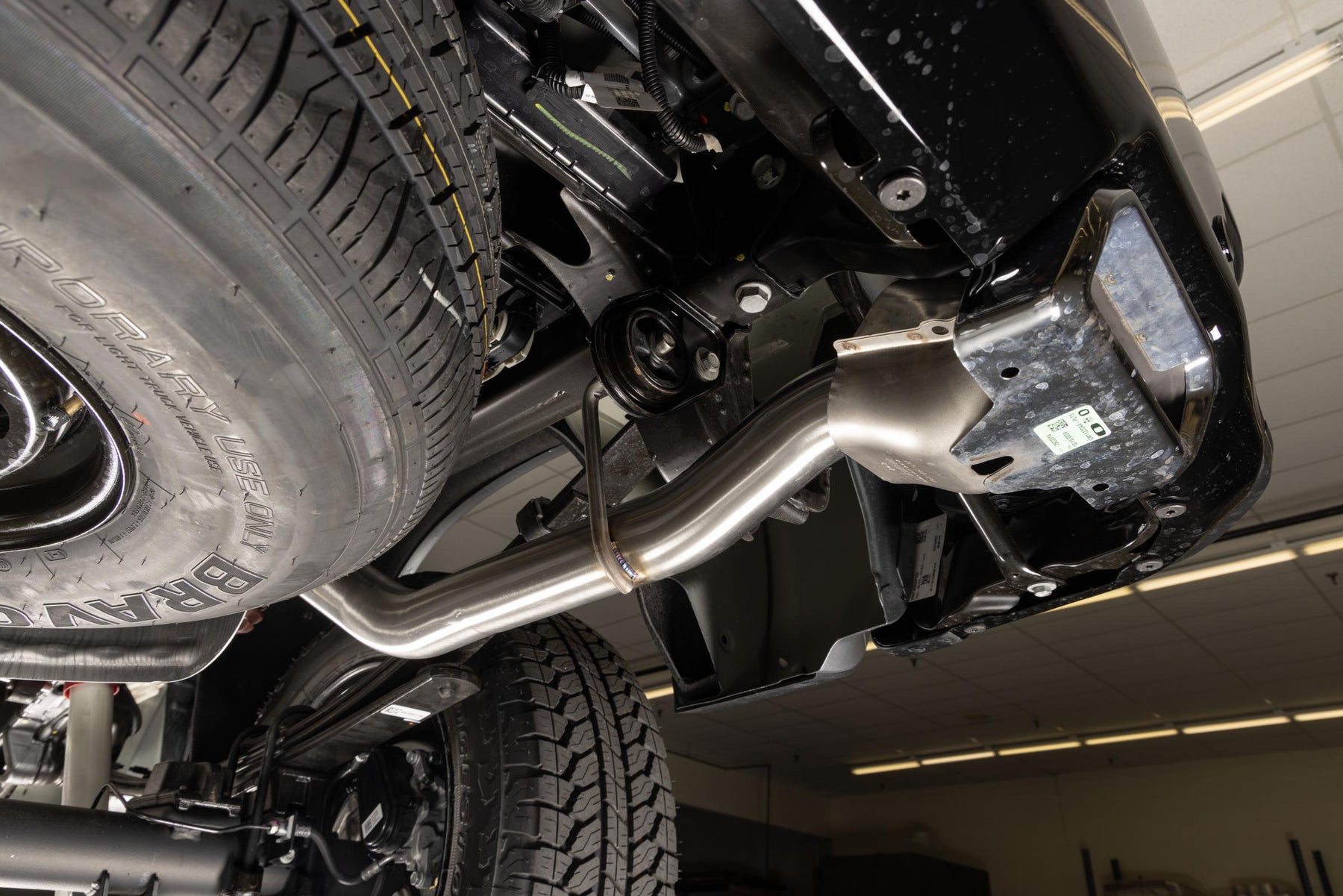 Flowmaster 738207 - Exhaust System Kit