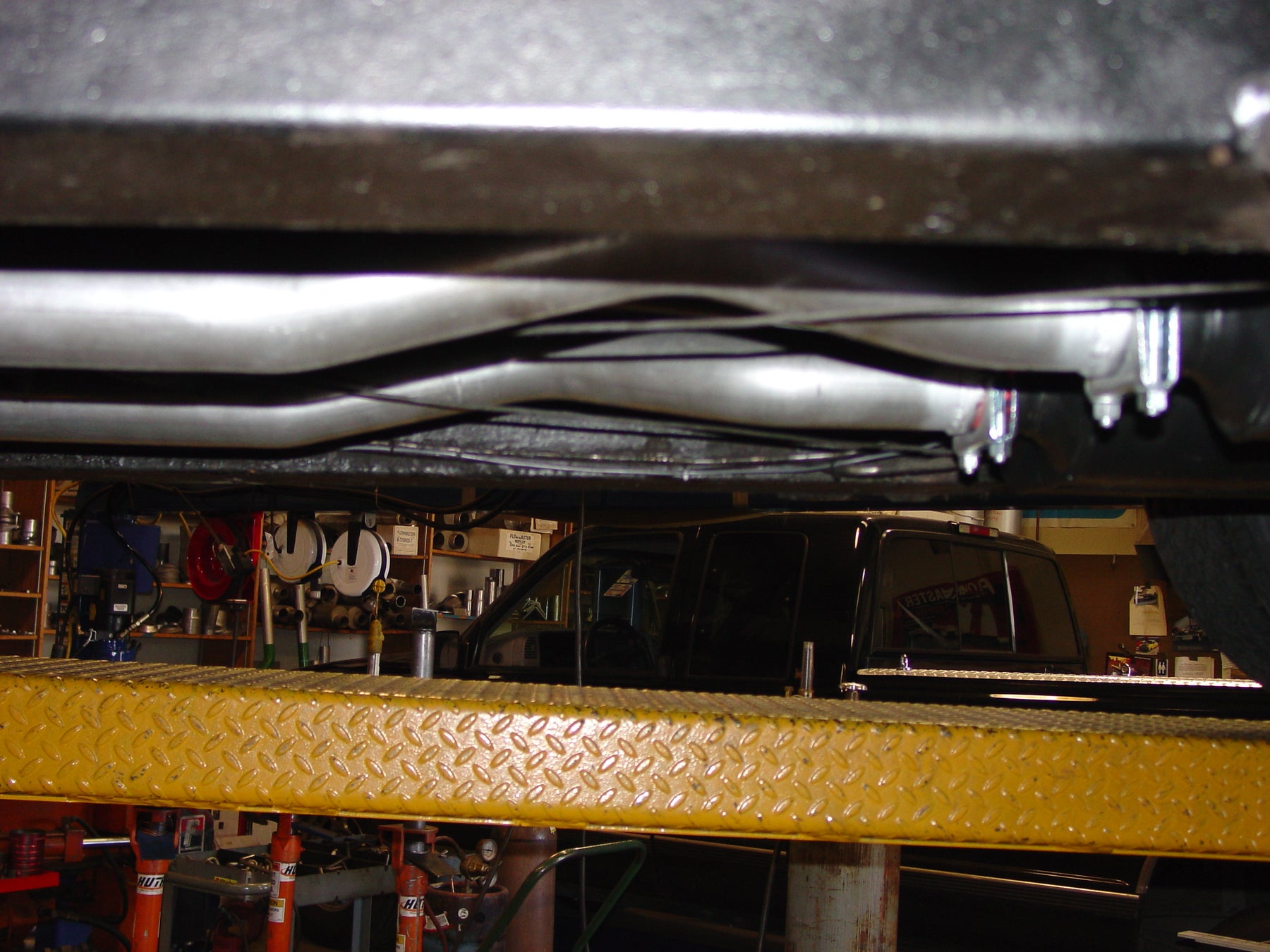 Flowmaster 817174 American Thunder Crossmember-Back Exhaust System Aggressive To Moderate Sound