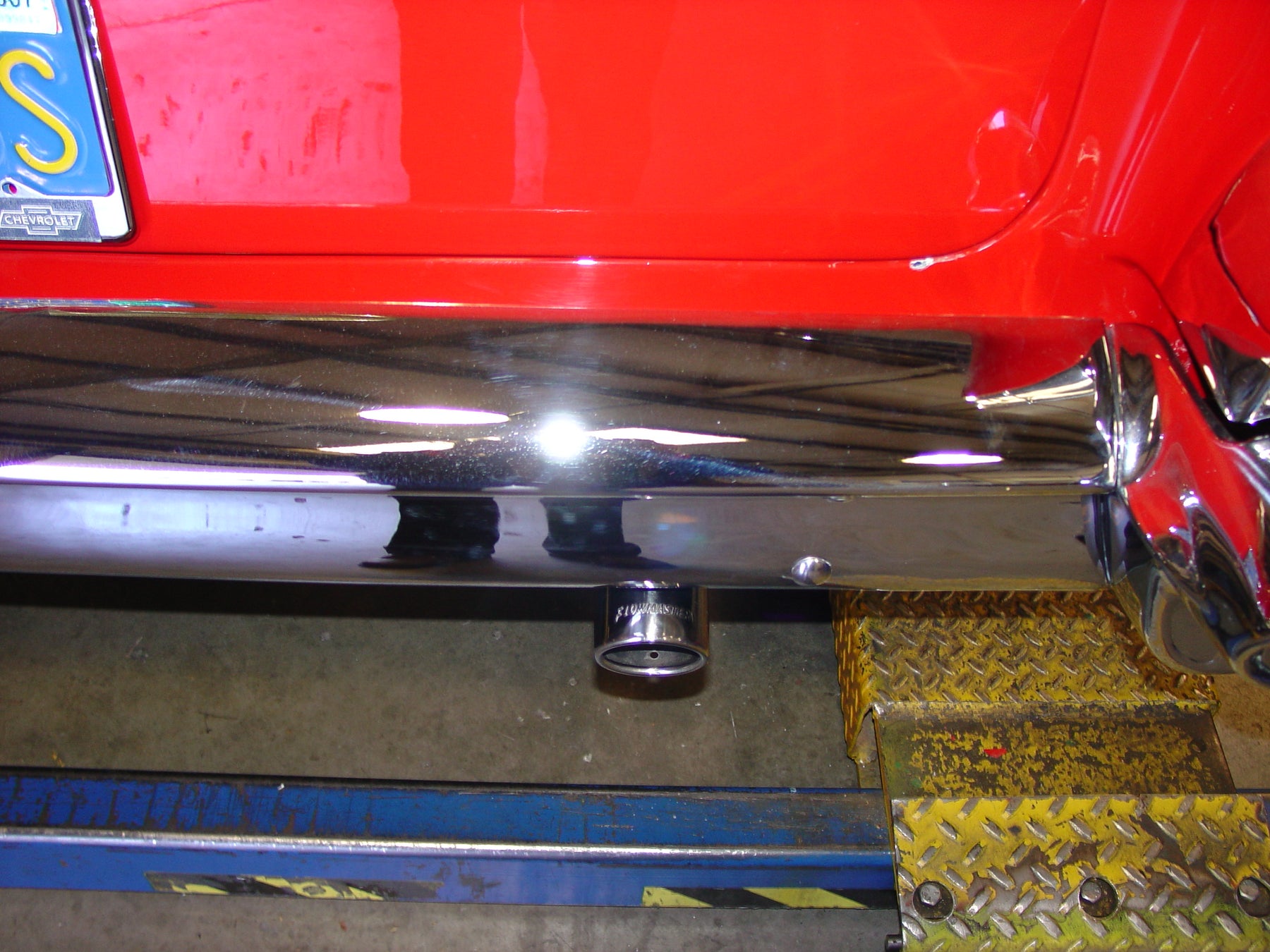 Flowmaster 817174 American Thunder Crossmember-Back Exhaust System Aggressive To Moderate Sound