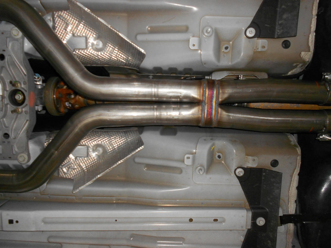 Flowmaster 817494 American Thunder Cat-Back Exhaust System 3.00-Inch Mandrel Bent Pipes Scavenger Series X-Pipe