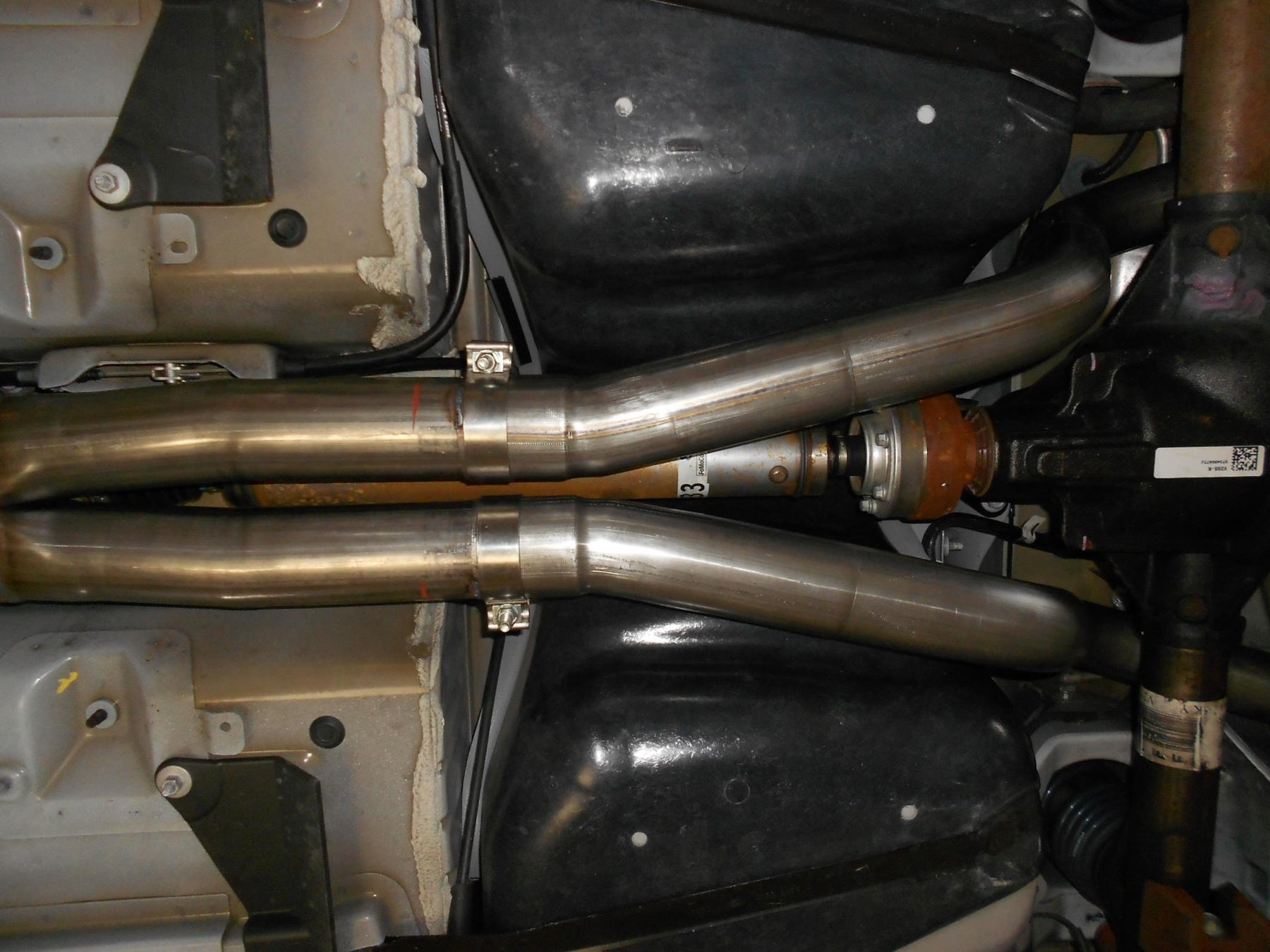Flowmaster 817494 American Thunder Cat-Back Exhaust System 3.00-Inch Mandrel Bent Pipes Scavenger Series X-Pipe