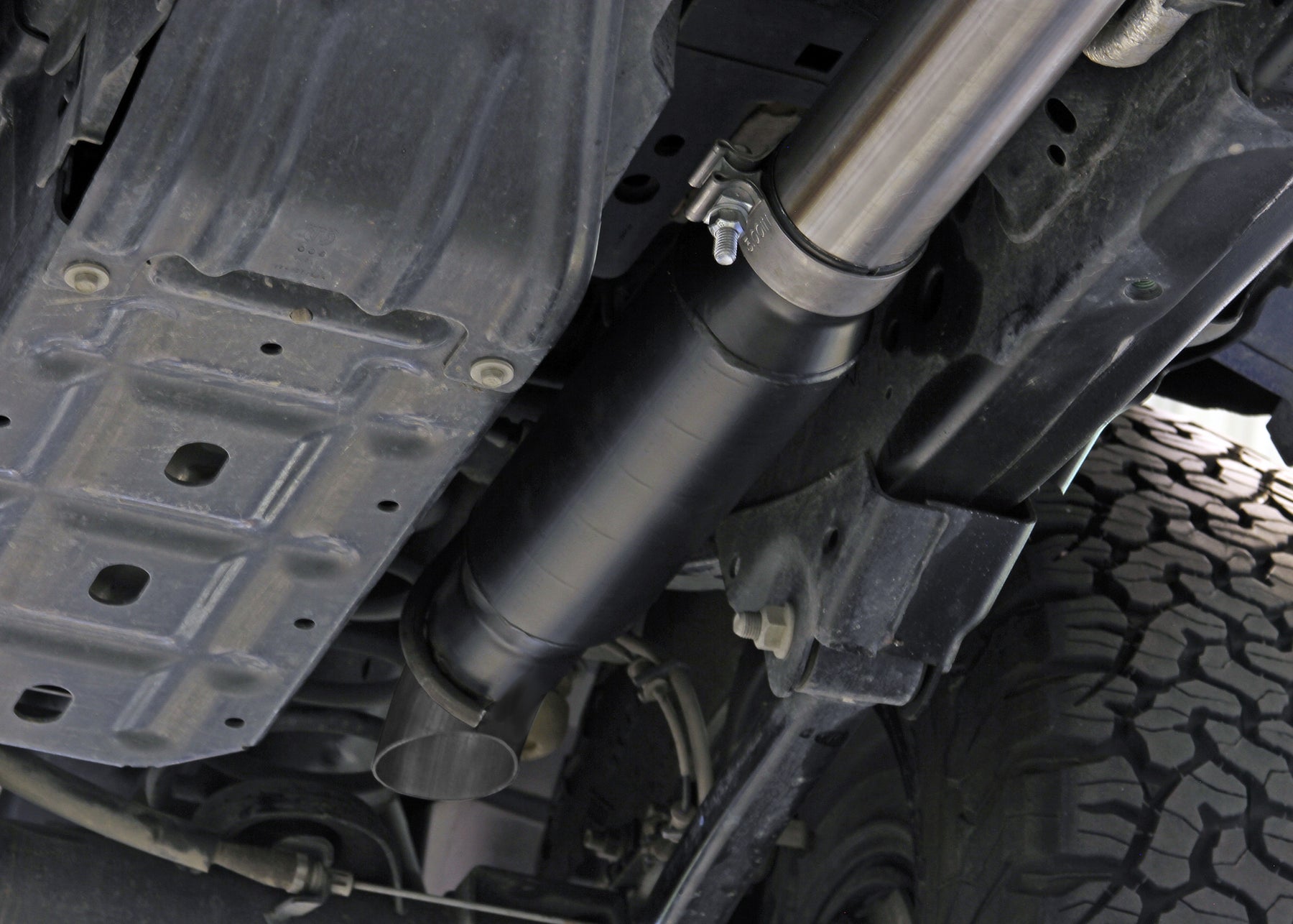 Flowmaster 818108 Outlaw Extreme Cat-Back Exhaust System 3.0 Inch Stainless Steel