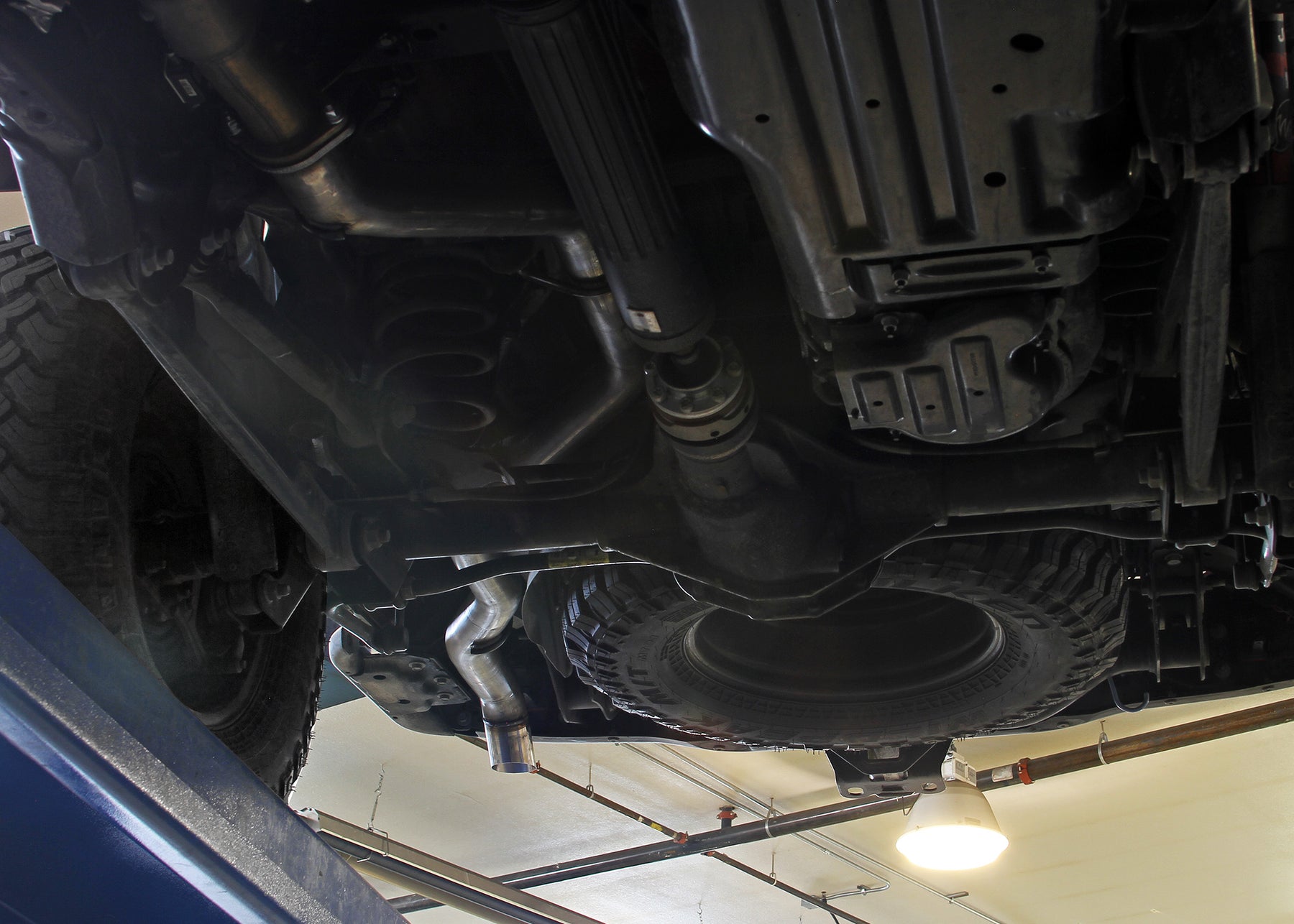 Flowmaster 818131 American Thunder Cat-Back Exhaust System Stainless Steel Single Rear Exit