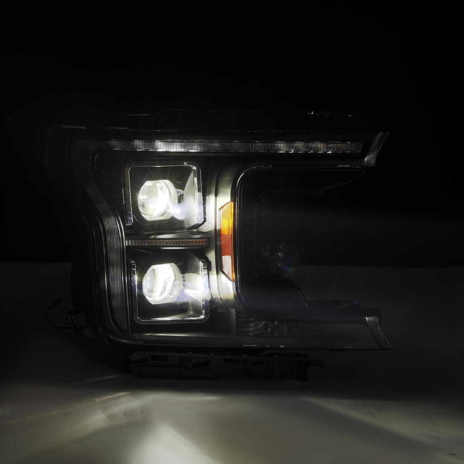 AlphaRex 880251 - Projector Headlights Alpha-Black 3