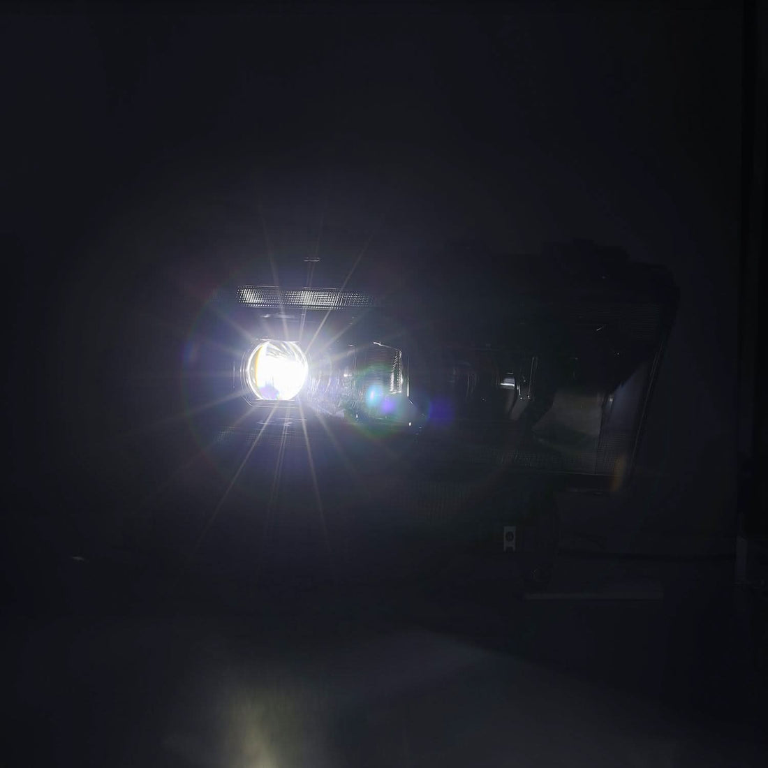 AlphaRex NA AlphaRex 880549 - Projector Headlights Alpha-Black