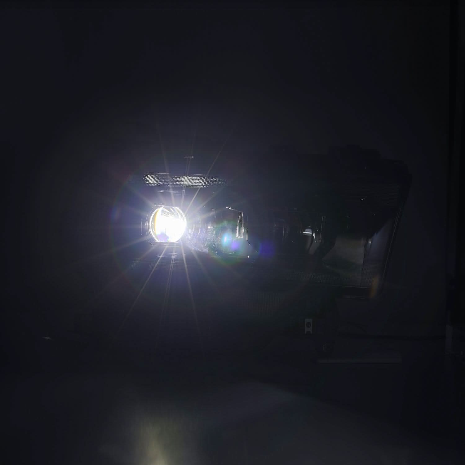 AlphaRex NA AlphaRex 880549 - Projector Headlights Alpha-Black