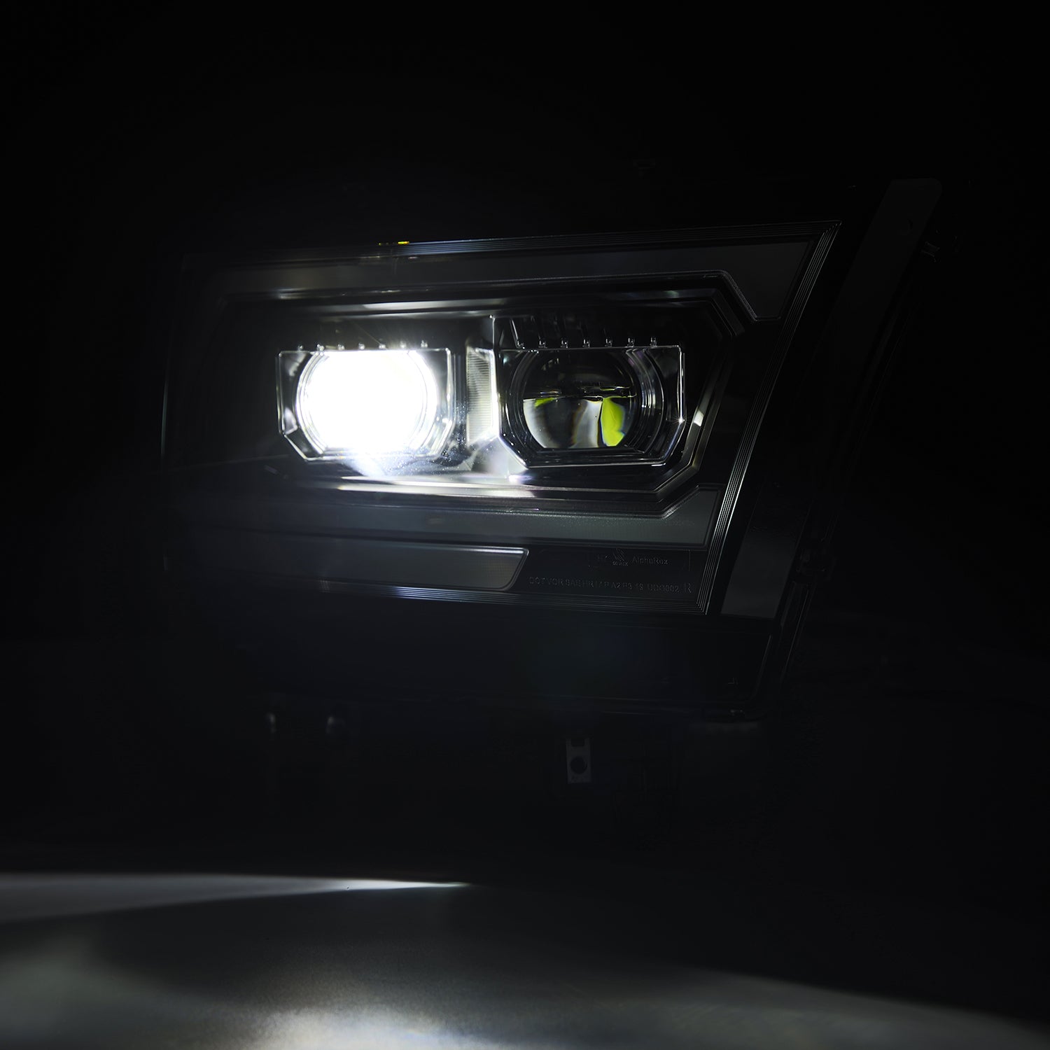 AlphaRex 880576 - Projector Headlights Black