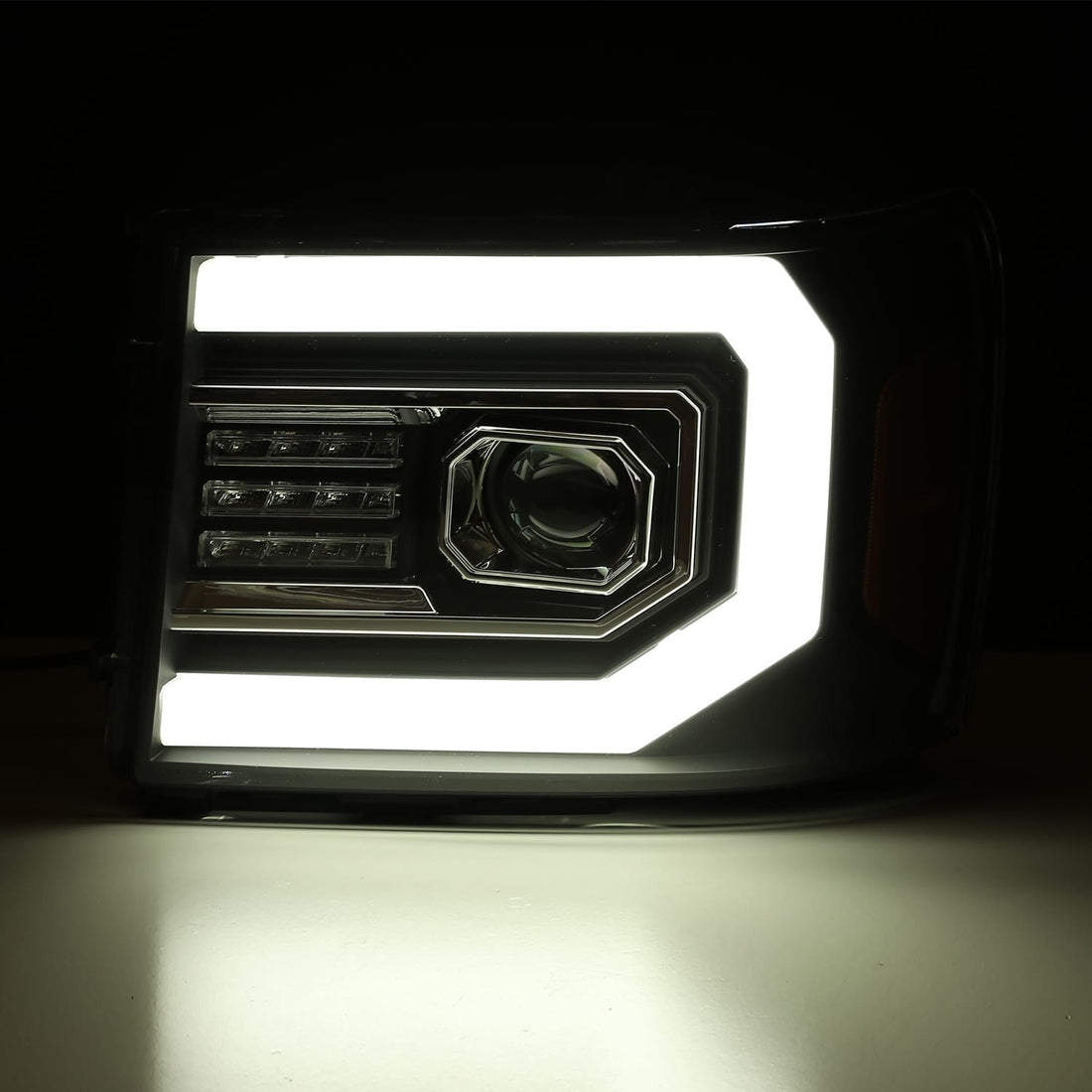 AlphaRex Electrical Lighting and Body AlphaRex 880604 Headlight Assembly