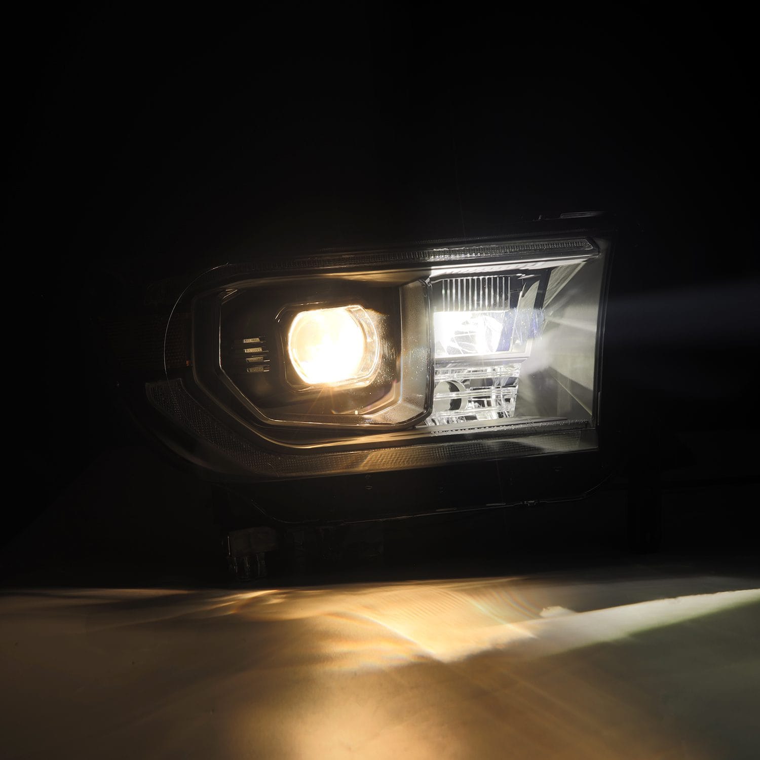 AlphaRex AlphaRex 880829 Headlight Assembly