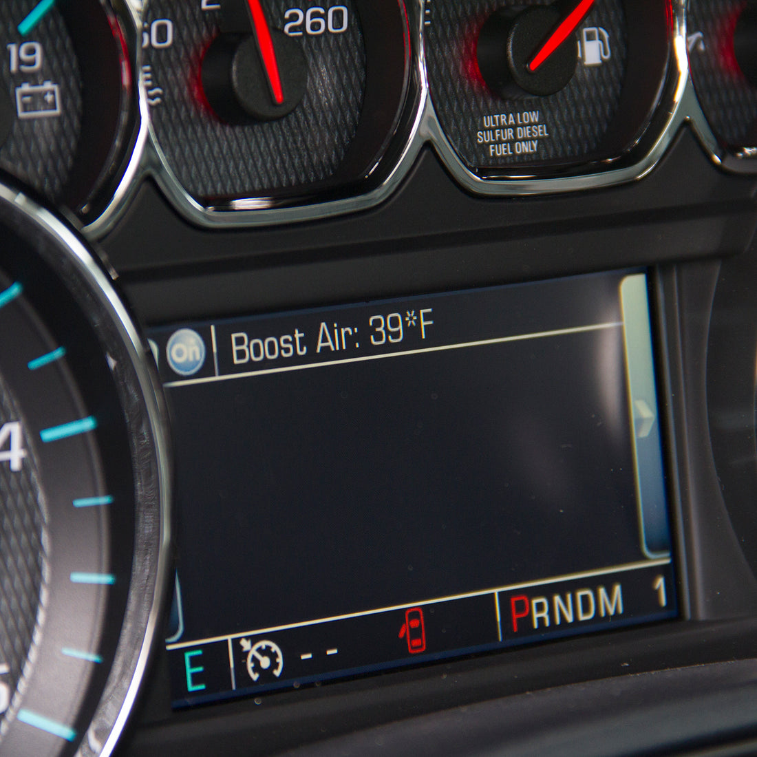AutoMeter DL1065U - DISPLAY CONTROLLER, DASHCONTROL, SILVERADO/SIERRA DIESEL 2015-2016