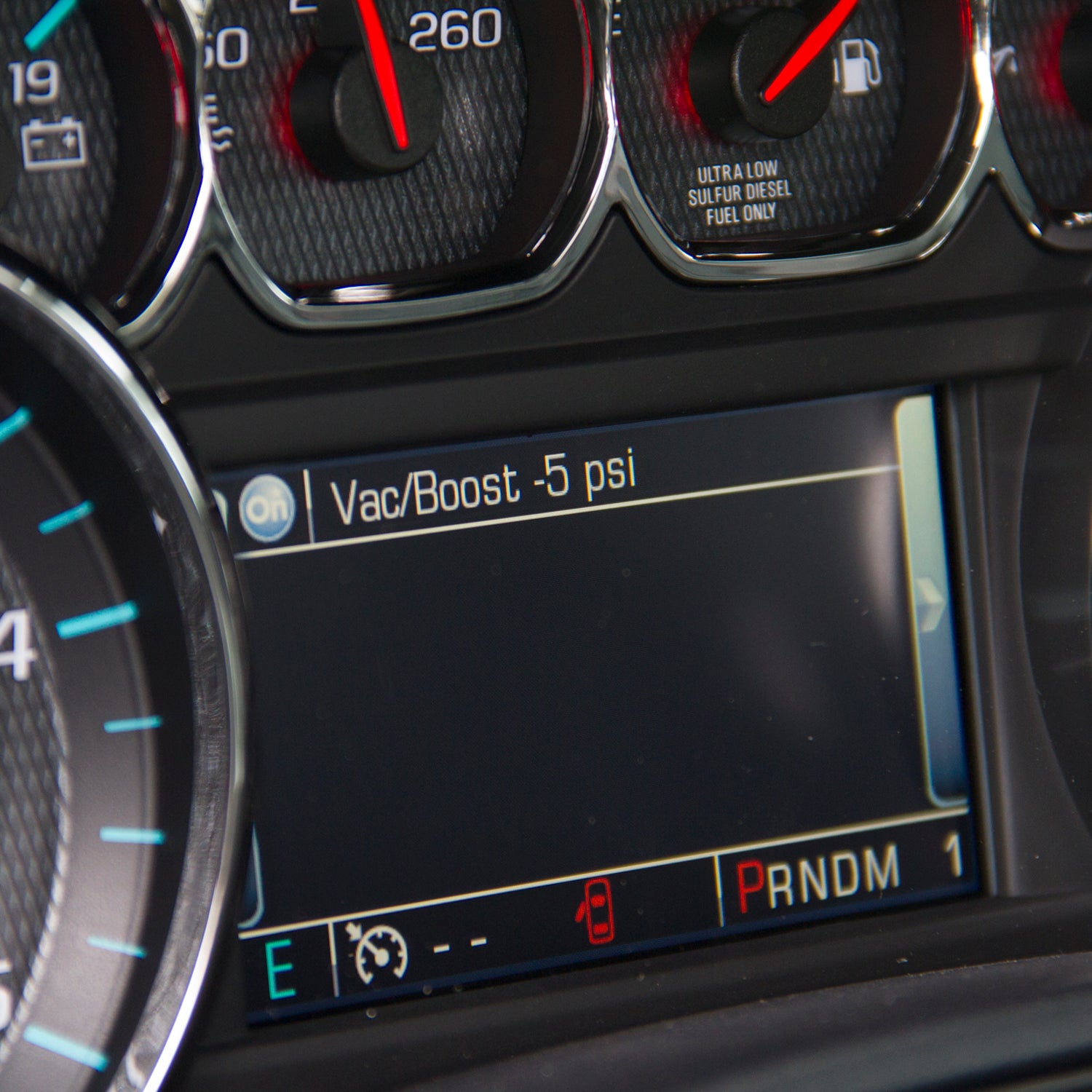 AutoMeter DL1065U - DISPLAY CONTROLLER, DASHCONTROL, SILVERADO/SIERRA DIESEL 2015-2016