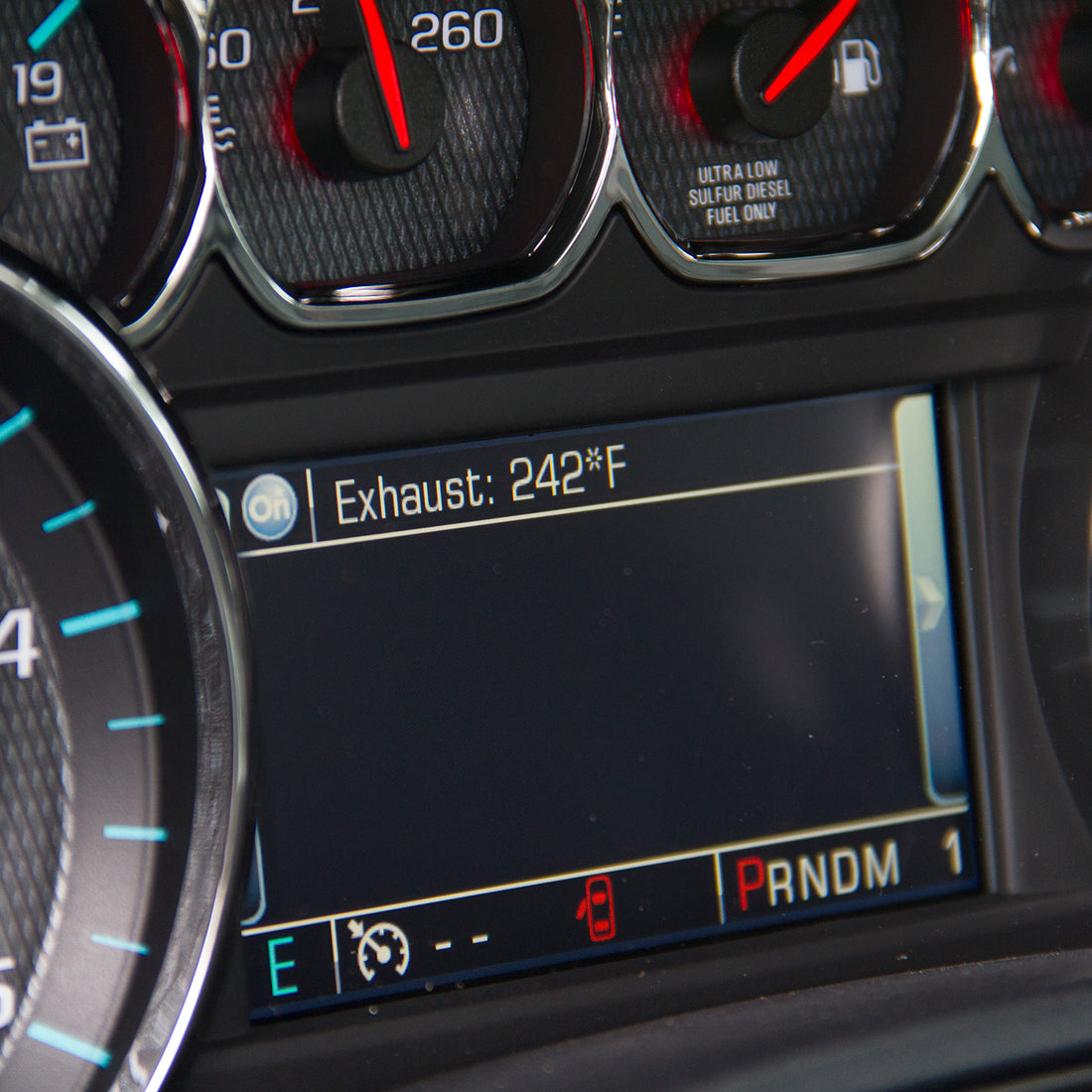 AutoMeter DL1065U - DISPLAY CONTROLLER, DASHCONTROL, SILVERADO/SIERRA DIESEL 2015-2016