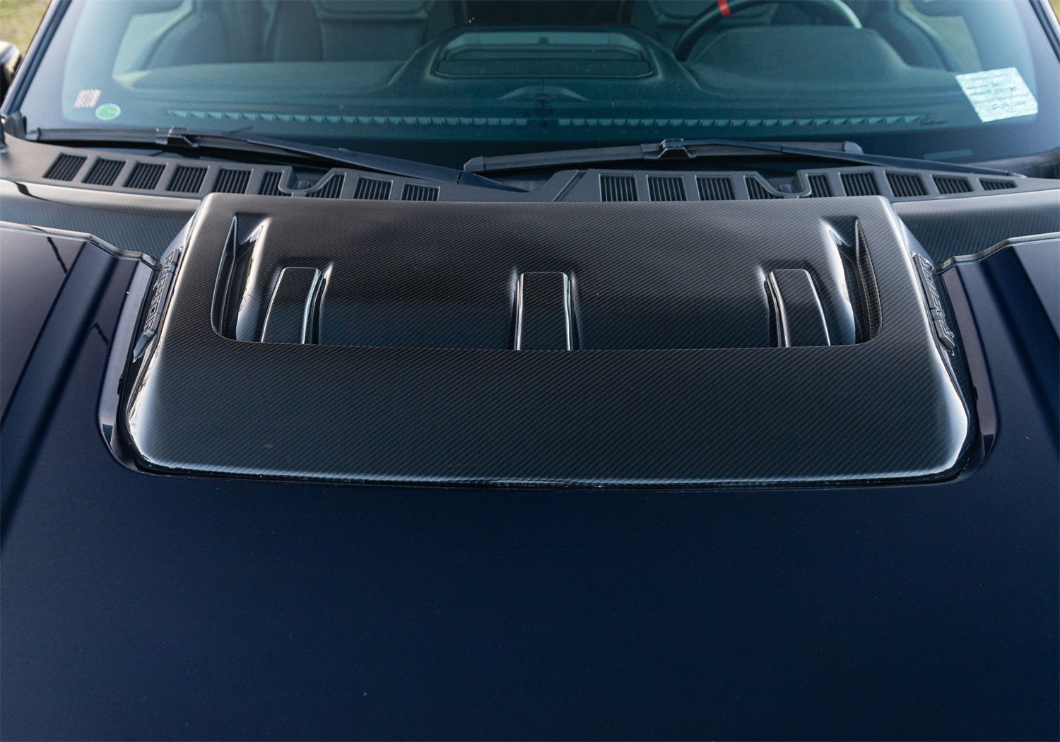 Ford Performance M-16628-FG - Hood Vent