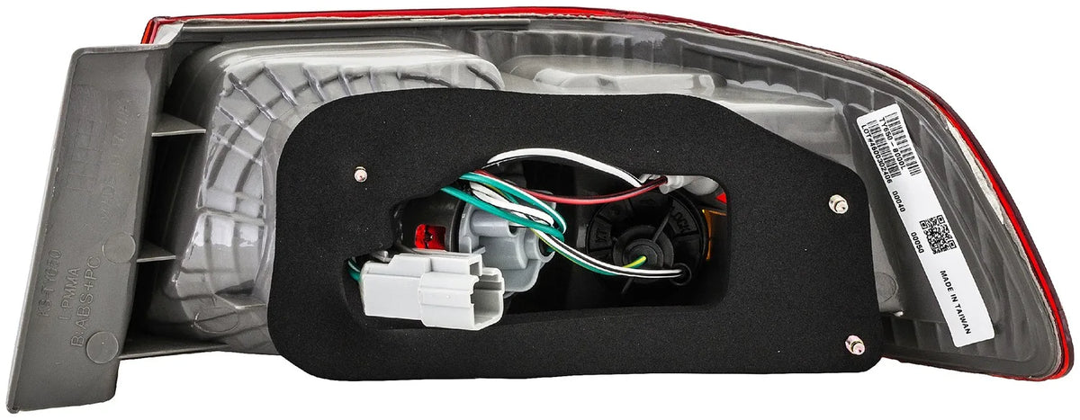 Dorman 1611122 2000-2001 Toyota Camry Tail Light Assembly