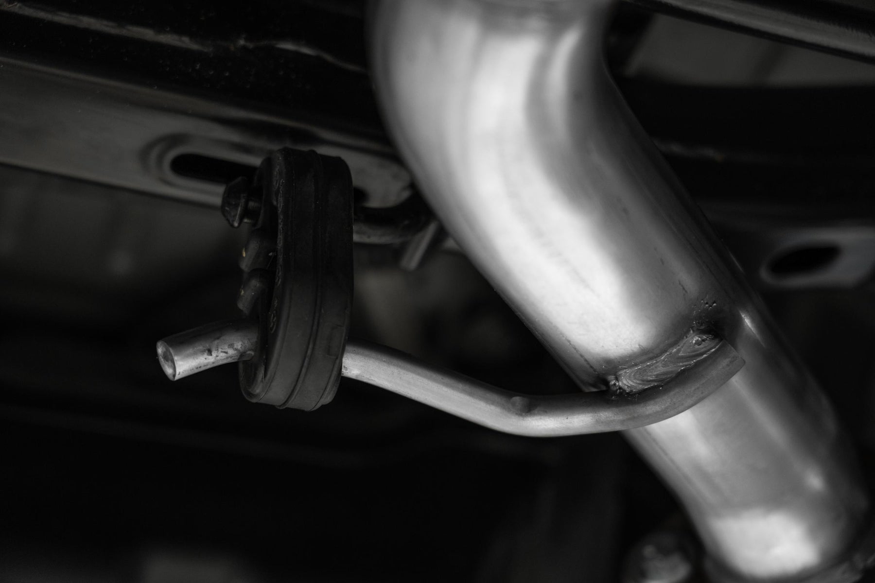 MBRP S4711AL 2.5 Inch Axle-Back Exhaust System Armor Lite Aluminized Steel Dual Quad Tips