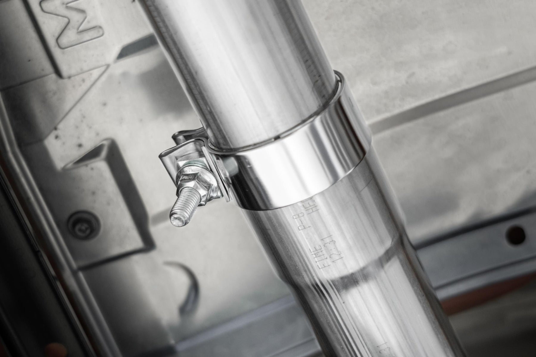 MBRP S48053CF T304 Stainless Steel 2.5 Inch Axle-Back Dual Split Rear with Carbon Fiber Tips