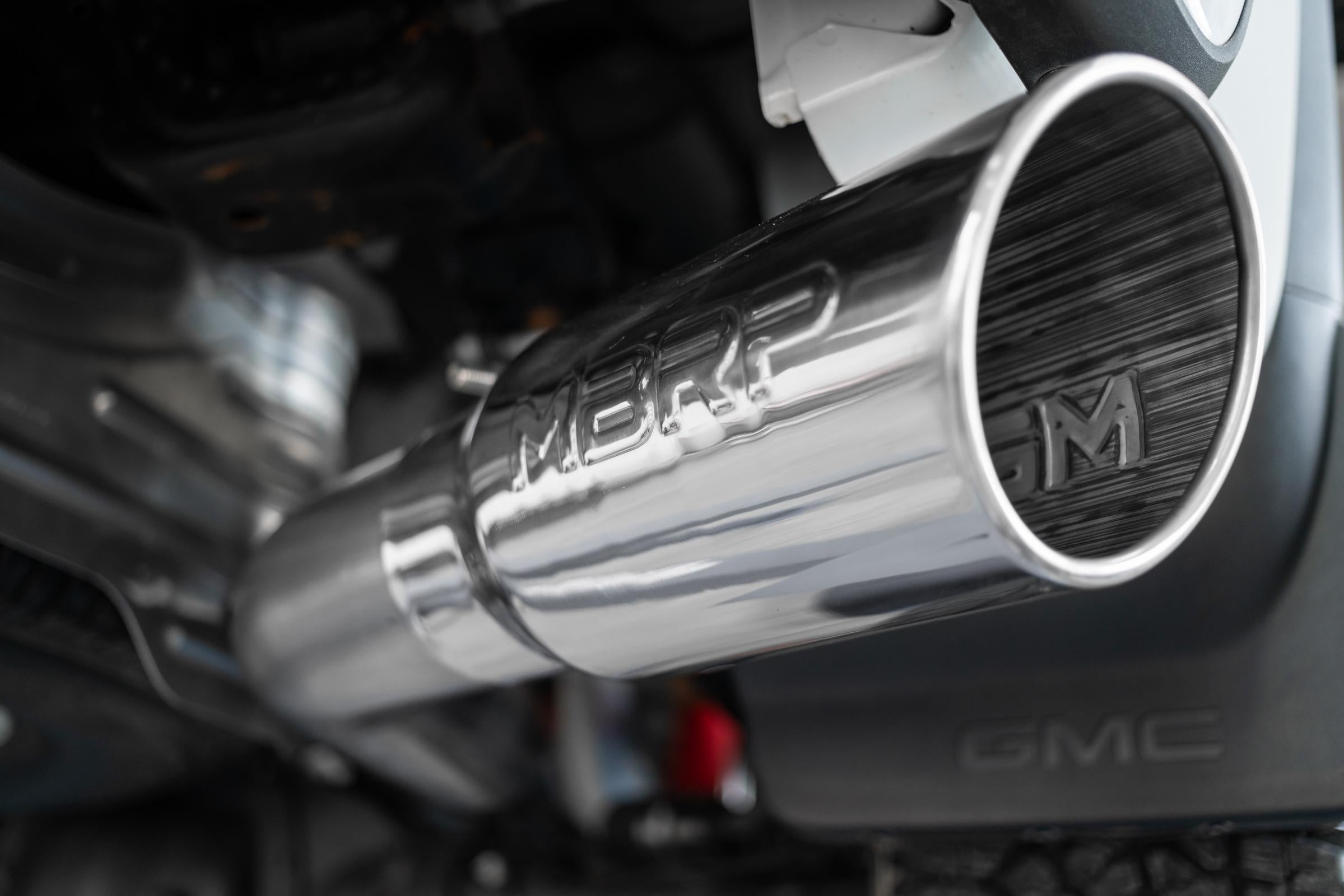 MBRP S5093AL - 4 Inch Cat Back Exhaust System Single Side Exit 20-Up Silverado/Sierra 2500/3500 HD 6.6L V8 Armor Lite MBRP 4