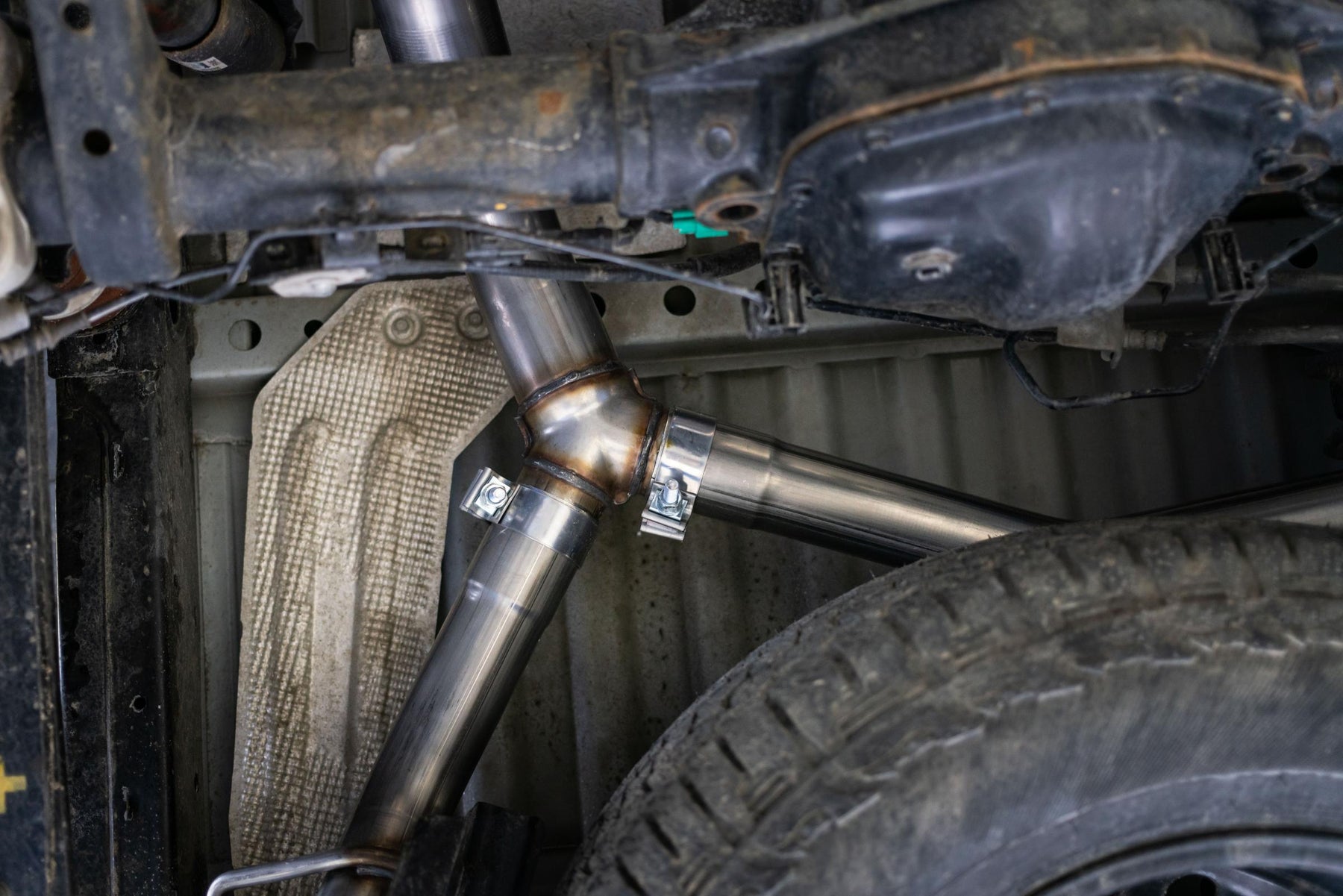 MBRP S5223BLK - Ford 3 Inch Cat Back Exhaust System Dual Split Rear Exit For 19-23 Ford Ranger Ecoboost 2.3L MBRP