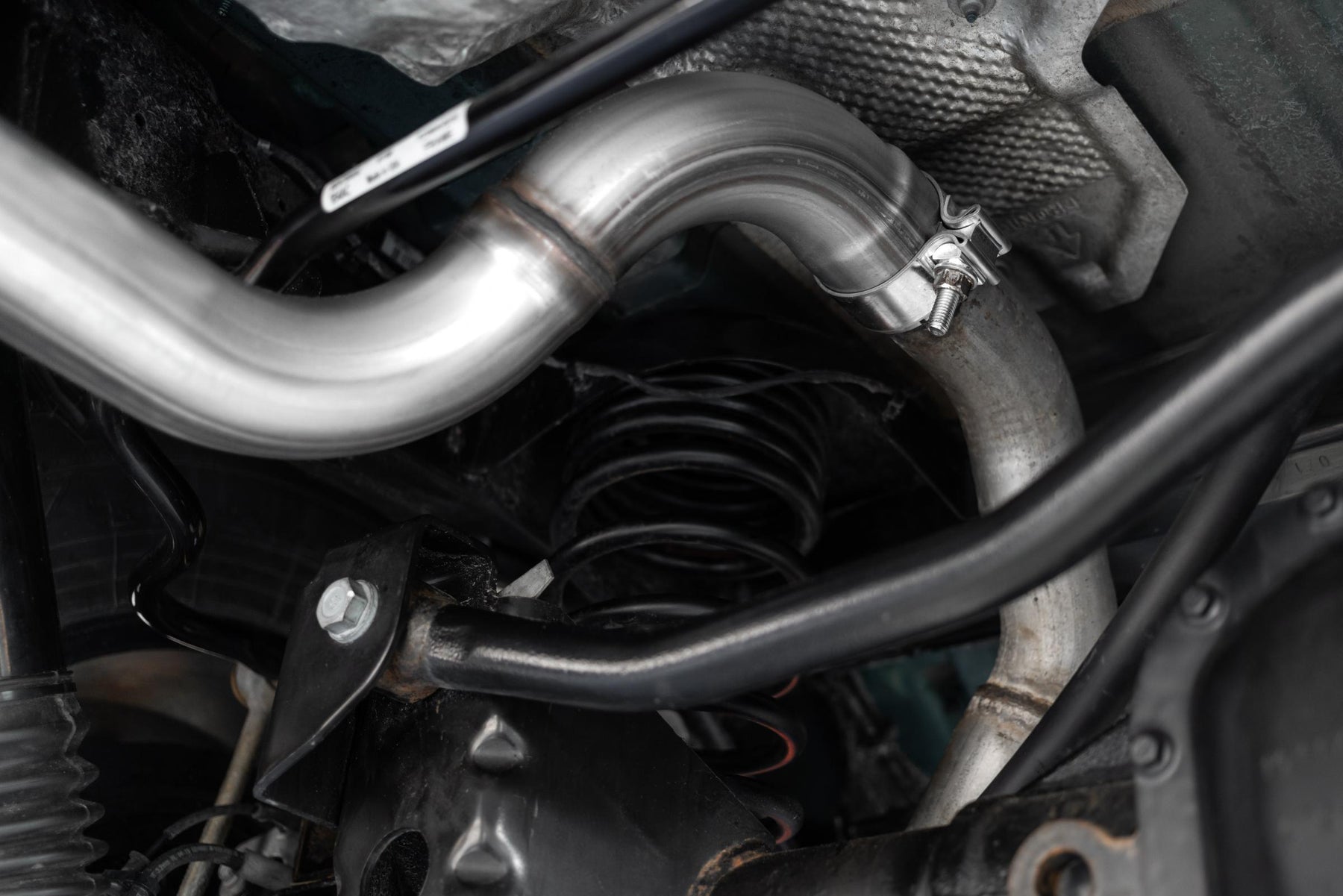 MBRP S5527409 - Jeep JL 2.5 Inch Axle Back Exhaust Pipe Single Rear Muffler Bypass For 18-Up Wrangler JL 2/4DR MBRP 4